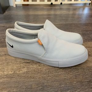Women’s Size 9 White Nike